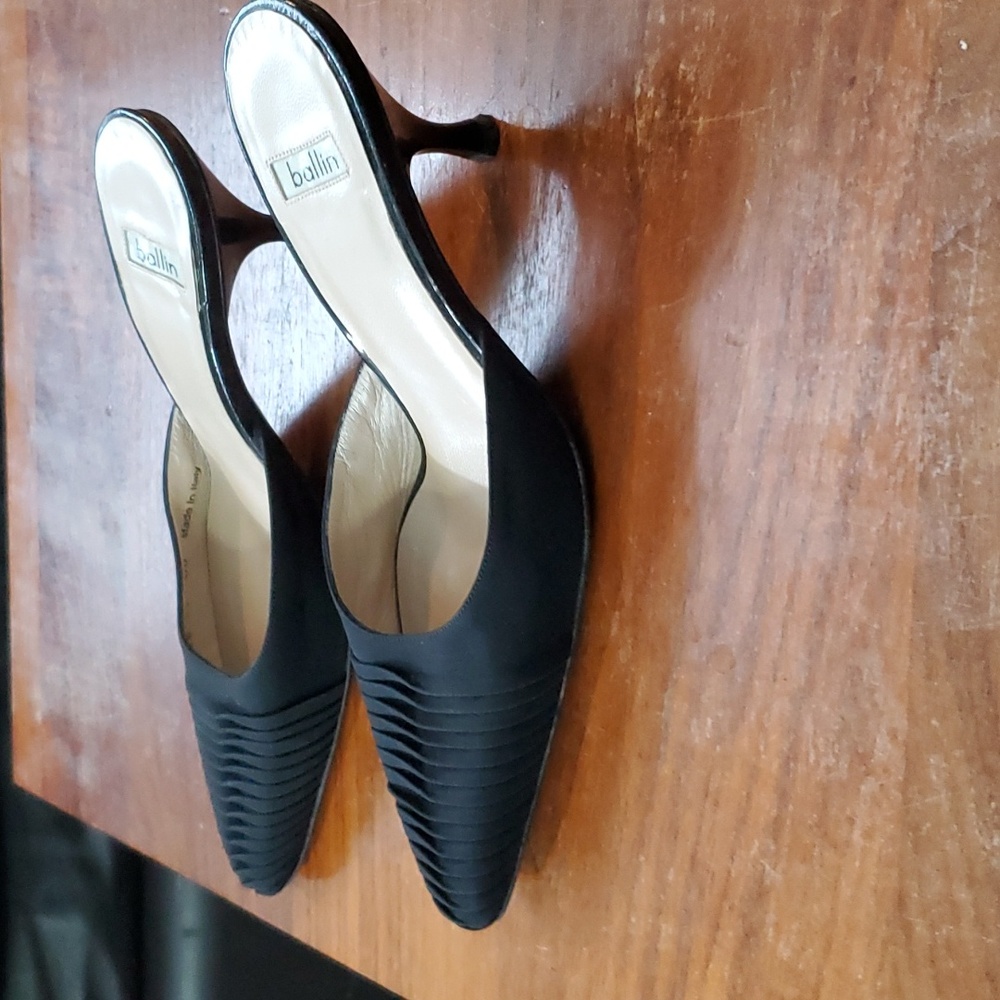 Ballin Womens Pointed Toe black Kitten Heel Size 36 Like New 🌟🌟🌟 👠